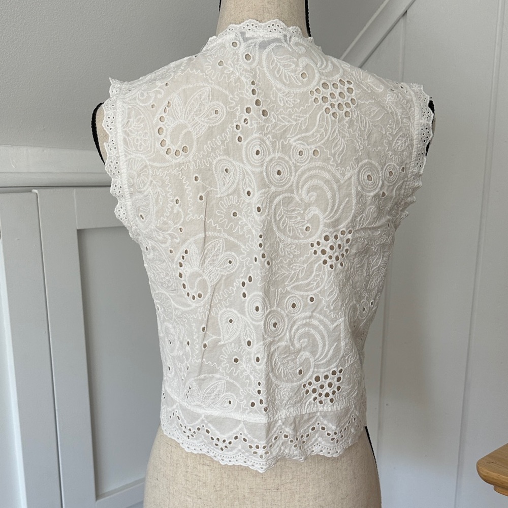 Zara White Eyelet Lace Sleeveless Button-Front Top - Picture 3 of 6